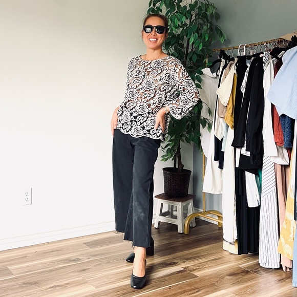 Cut Loose Lace Floral Blouse - Picture 5 of 14